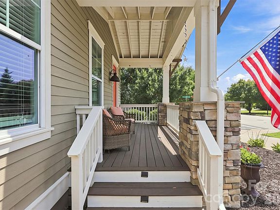 4th image of 309 Mariemont Way