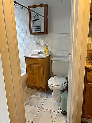 5th image of 205 Allen St APT 28