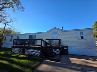 37 Hubbard Avenue #12, Riverhead, NY 11901