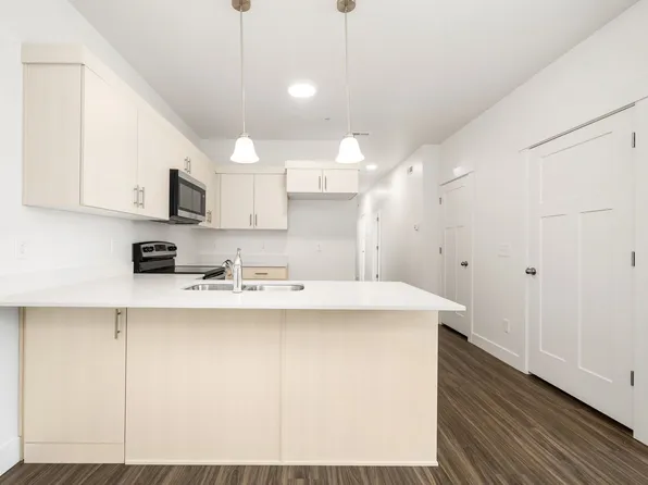 13714 S Hanley Ln #Hh303, Riverton, UT 84096