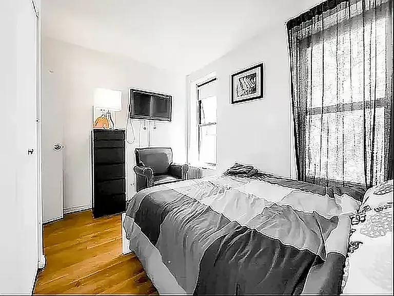 18 King St #15 — Photo 4
