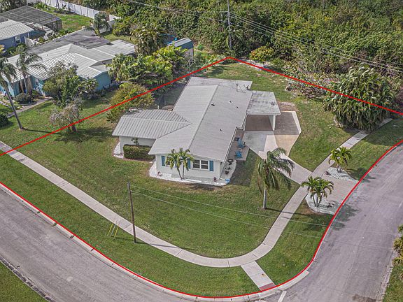 2nd image of 2770 SE Overhill Drive