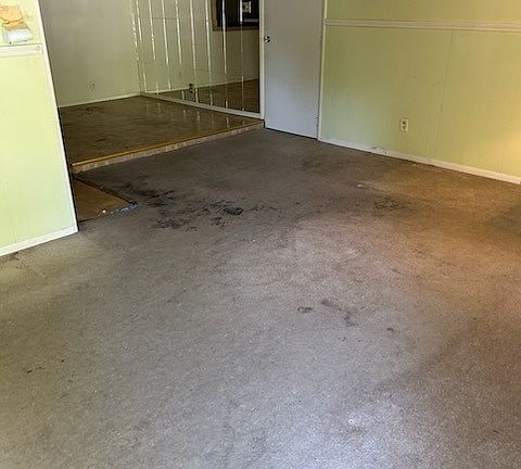 5th image of 4119 Diller Dr