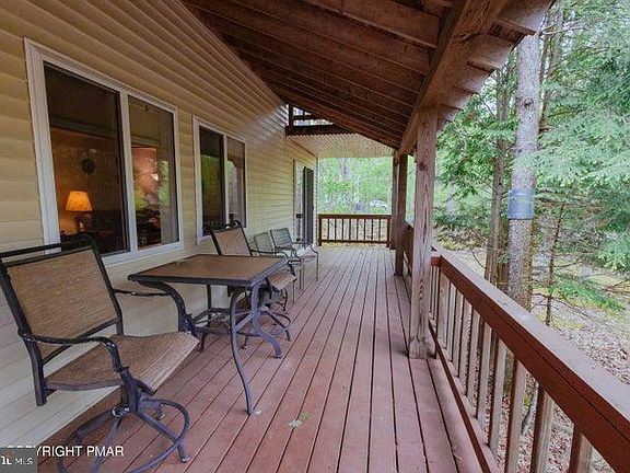 3rd image of 20 Horseshoe Dr