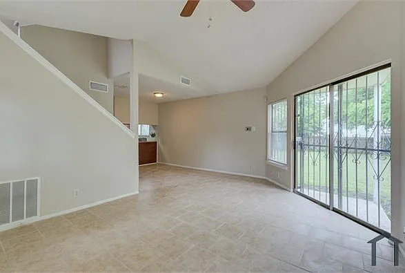 4 bed, 1208 sqft, $1,400 — Photo 3