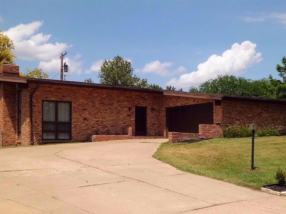 1st image of 1941 Rolling Hills Cir