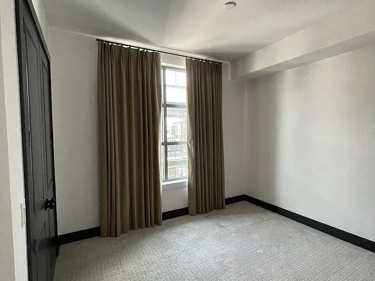 5 Gadsdenboro St #411 — Photo 6
