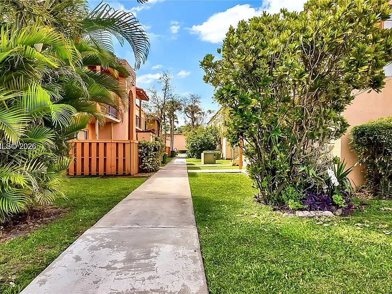 7231 Miami Lakes Dr #C5 — Photo 19