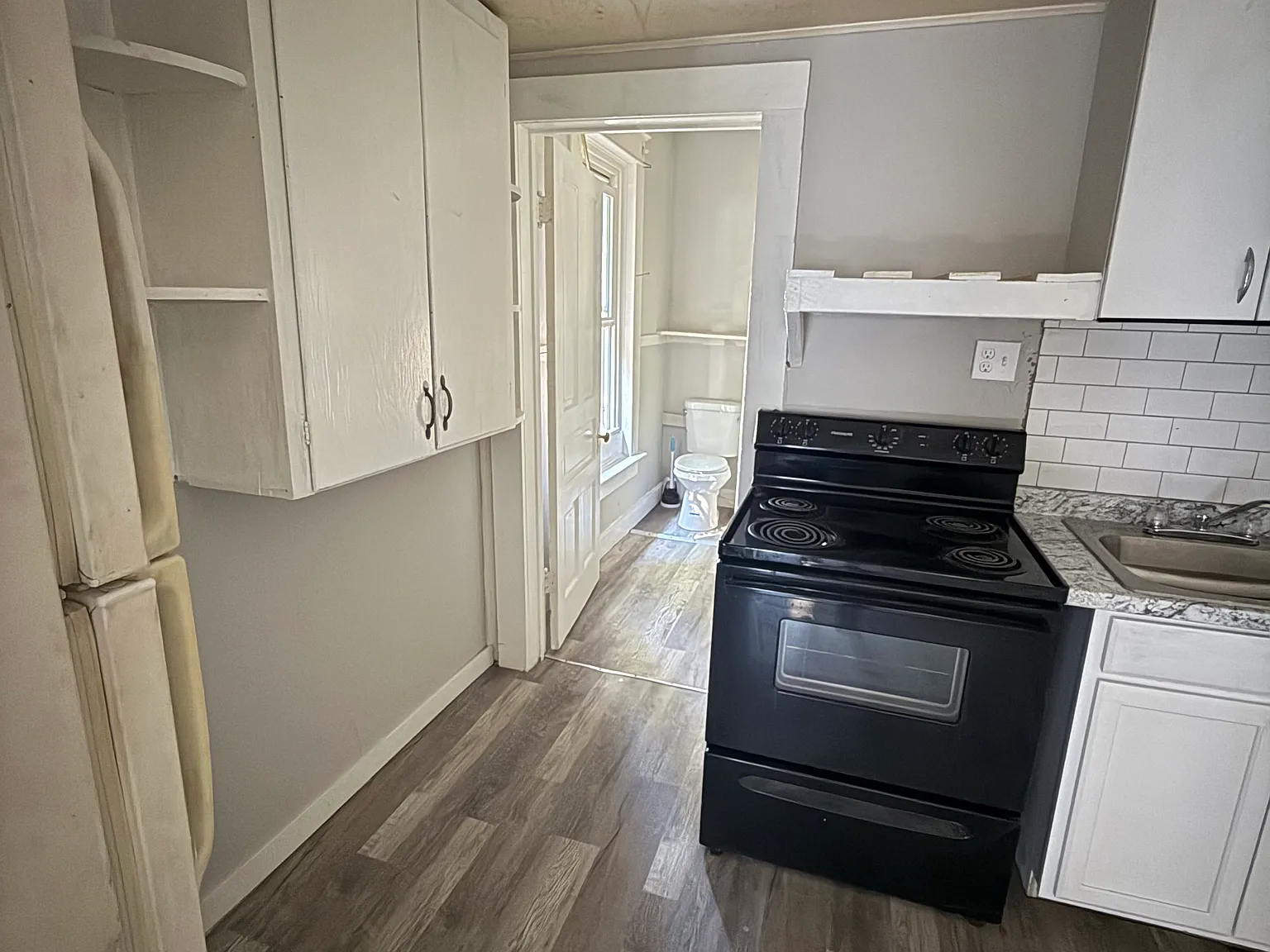 Studio, 200 sqft, $700 — Photo 4
