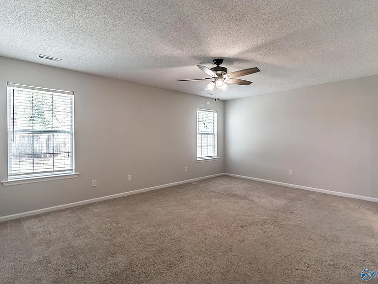 114 Clover Ridge Dr — Photo 4
