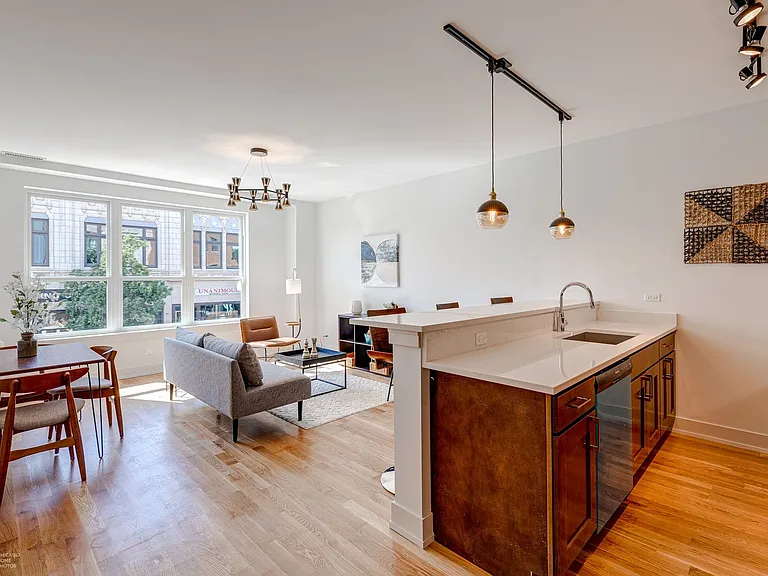 2740 N Spaulding Ave — Photo 22