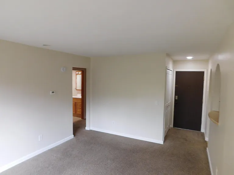 32005 W Twelve Mile Rd #206 — Photo 18