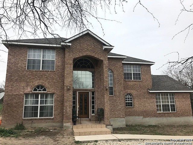 1st image of 475 Mary Ann Dr