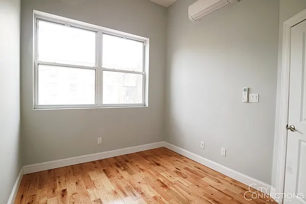Rented by City Connections Realty | media 19