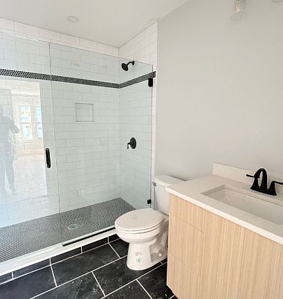 3rd image of 423 Market St #202