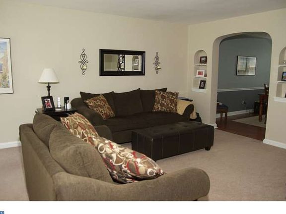 5th image of 2338 Highland Ave