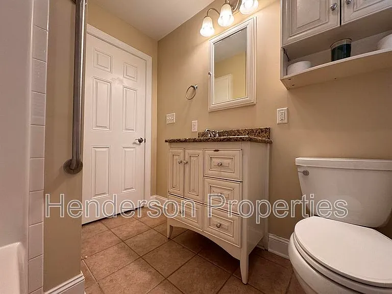 712 Hunter St — Photo 10