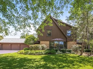 4114 Three Lakes Dr, Long Grove, IL 60047