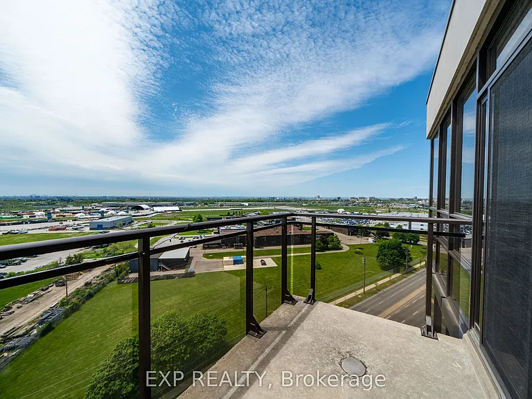 1070 Sheppard Ave W #1514 — Photo 24