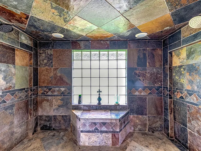 325 Palm Dr — Photo 10