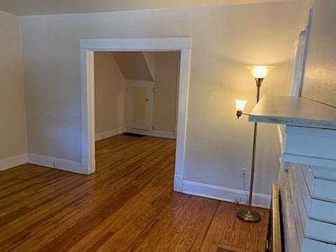 4th image of 1015 E Washington St