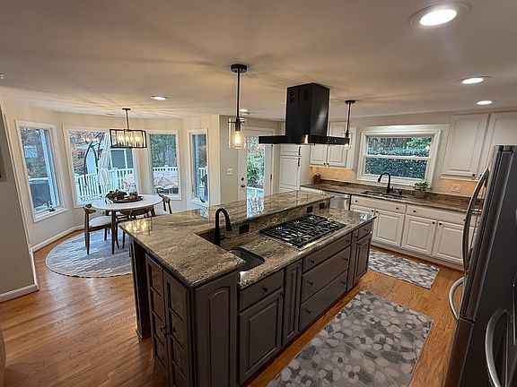 Kitchen and breakfast nook