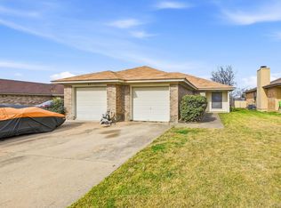 2812 Ridgecrest Dr, Fort Worth, TX 76133