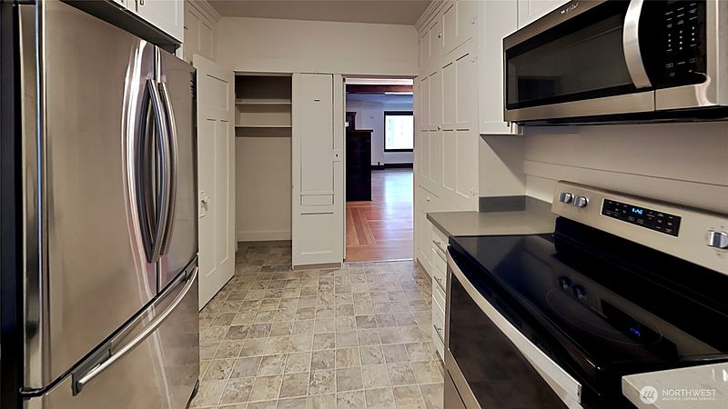 5th image of 914 N 40th Street