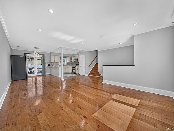 4th image of 11 Lincrest Street
