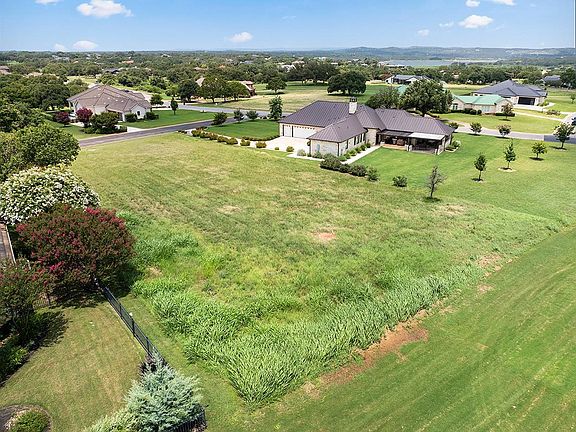 5th image of 2209 Lauren Dr