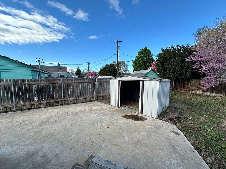 809 Willard Ave — Photo 12