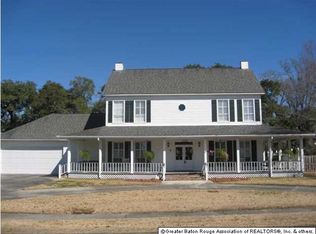 1620 Fairview Dr, Port Allen, LA 70767