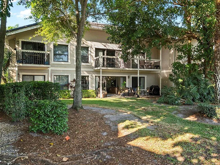 11863 Wimbledon Cir #446 — Photo 21
