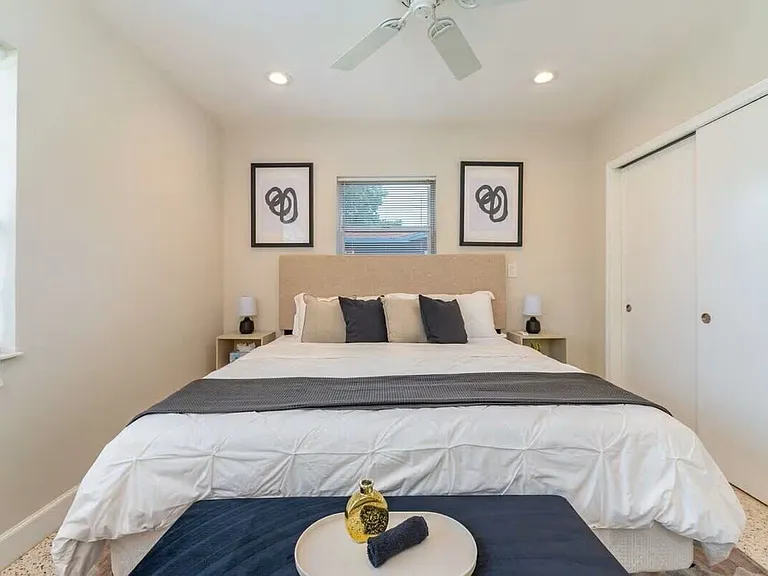 176 SE 27th Pl — Photo 10