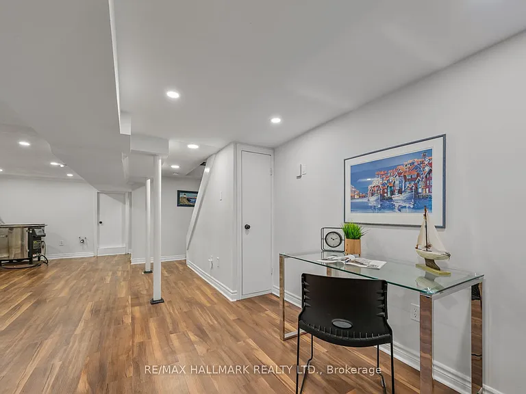 146 Roslin Ave — Photo 33