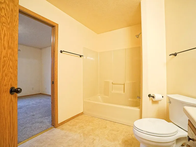 5201 S Baneberry Ave — Photo 13