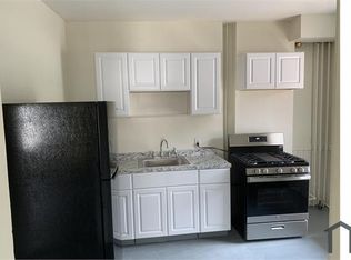 2 Preston St APT 4, Worcester, MA 01610