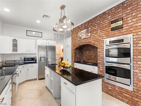 3rd image of 37 Pheasant Ridge Dr