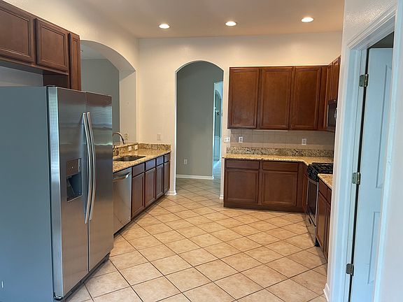 5th image of 31509 Chatterly Dr