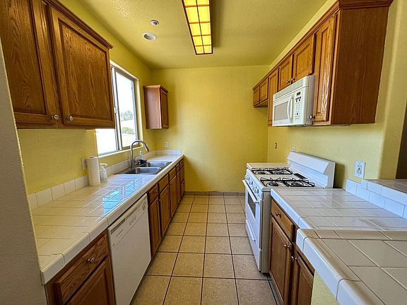 4th image of 25126 Angelina Ln #9