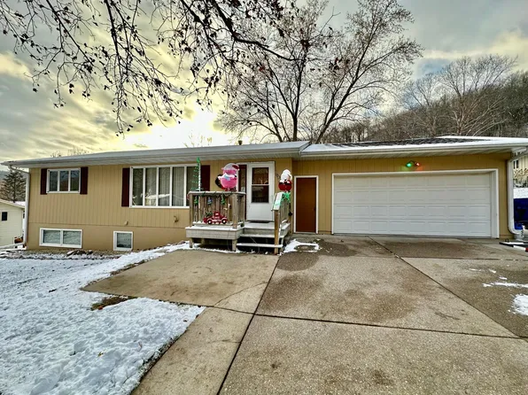 1033 Glen Echo Rd, Winona, MN 55987