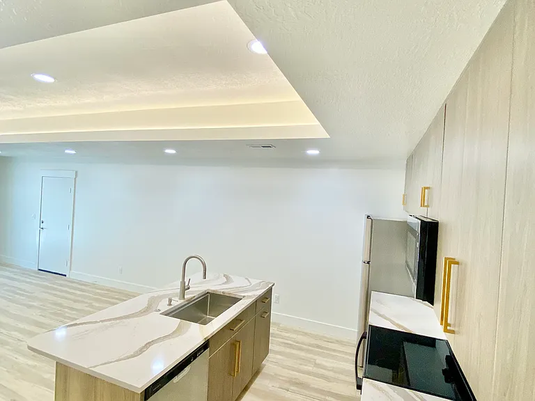 6025 E Emigration Canyon Rd — Photo 9