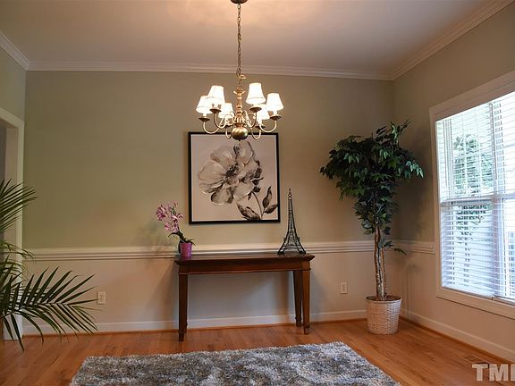 4th image of 309 Sycamore Creek Dr