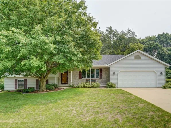 2772 Esquire Dr, Stoughton, WI 53589