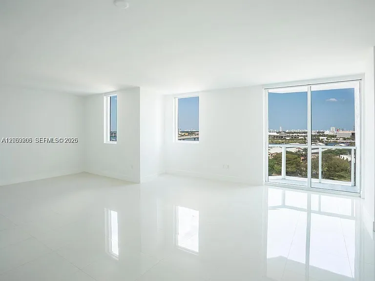244 Biscayne Blvd #1202 — Photo 2