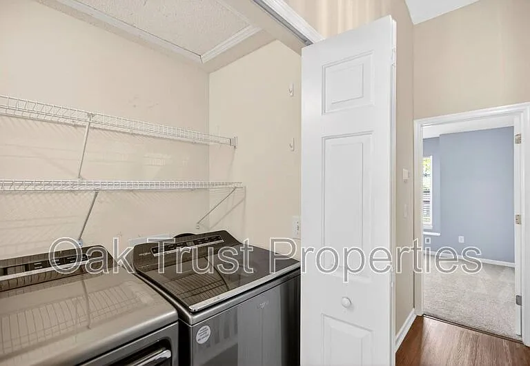 1001 Elm Hall Cir — Photo 18