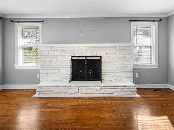 4th image of 312 Parkway Dr