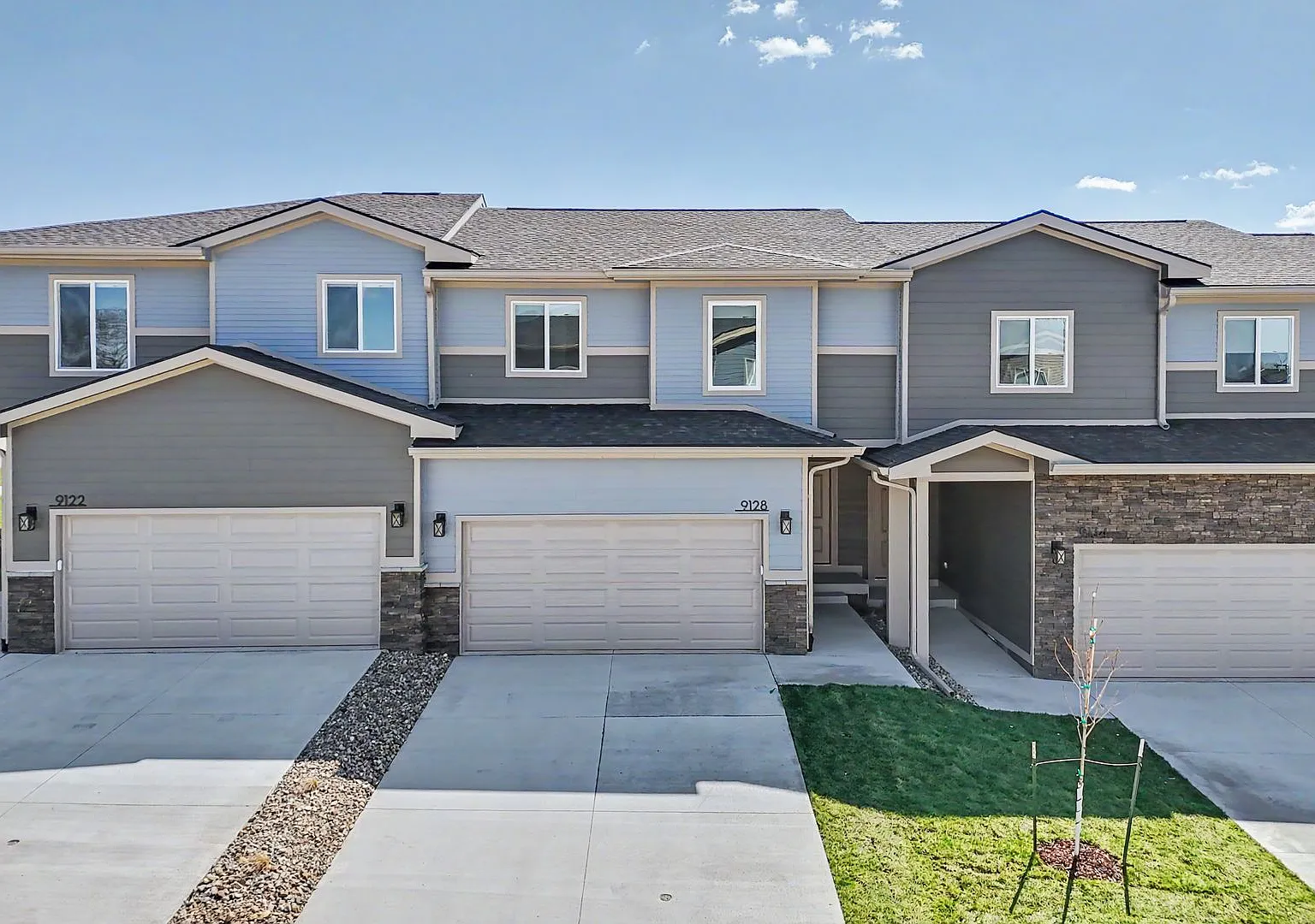 Luxury Newly Built Townhomes w/ Two Car Garage! — Photo 1