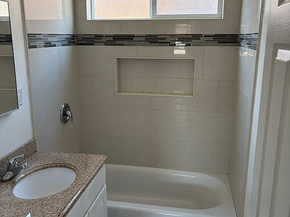 3rd image of 9605 Elizabeth Ave