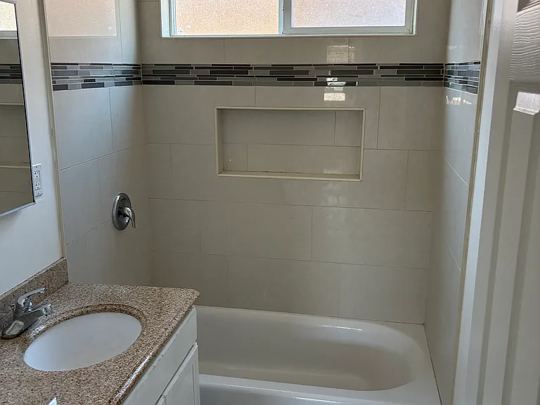 9605 Elizabeth Ave — Photo 3